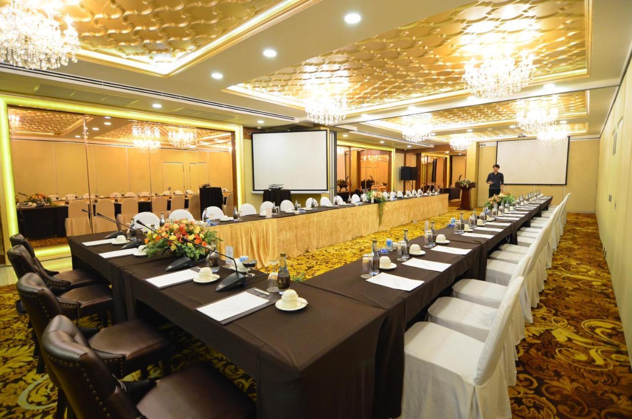 Amaranta Hotel Bangkok Exterior foto